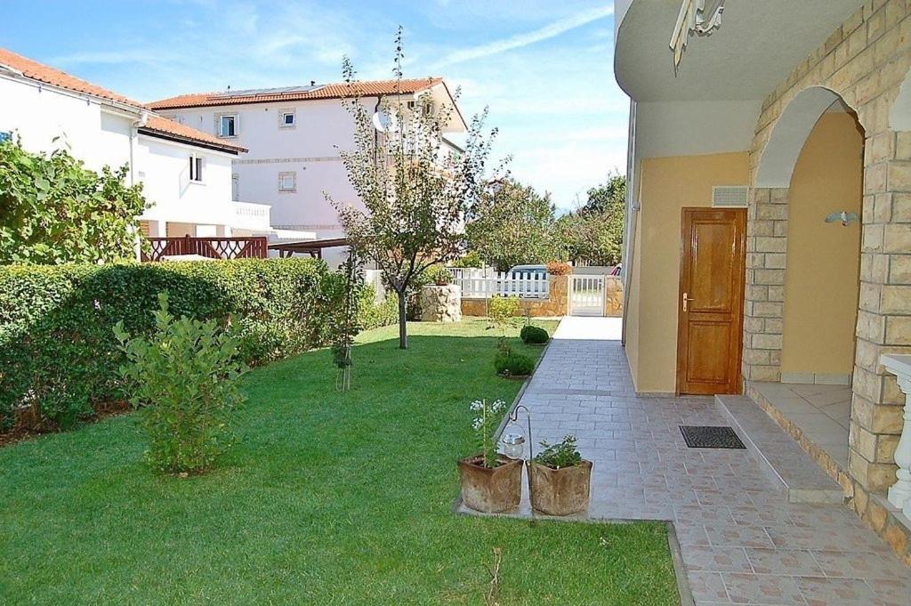Apartment In Privlaka With Terrace, Air Conditioning, Wi-Fi, Washing Machine 外观 照片