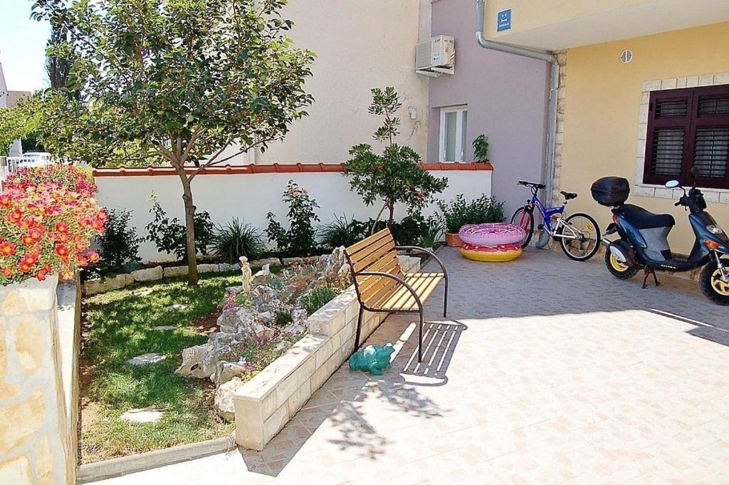 Apartment In Privlaka With Terrace, Air Conditioning, Wi-Fi, Washing Machine 外观 照片